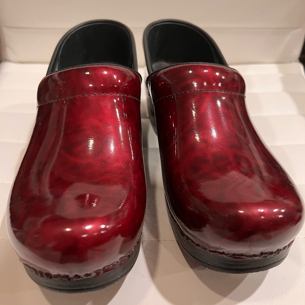 Dansko red marbled clog